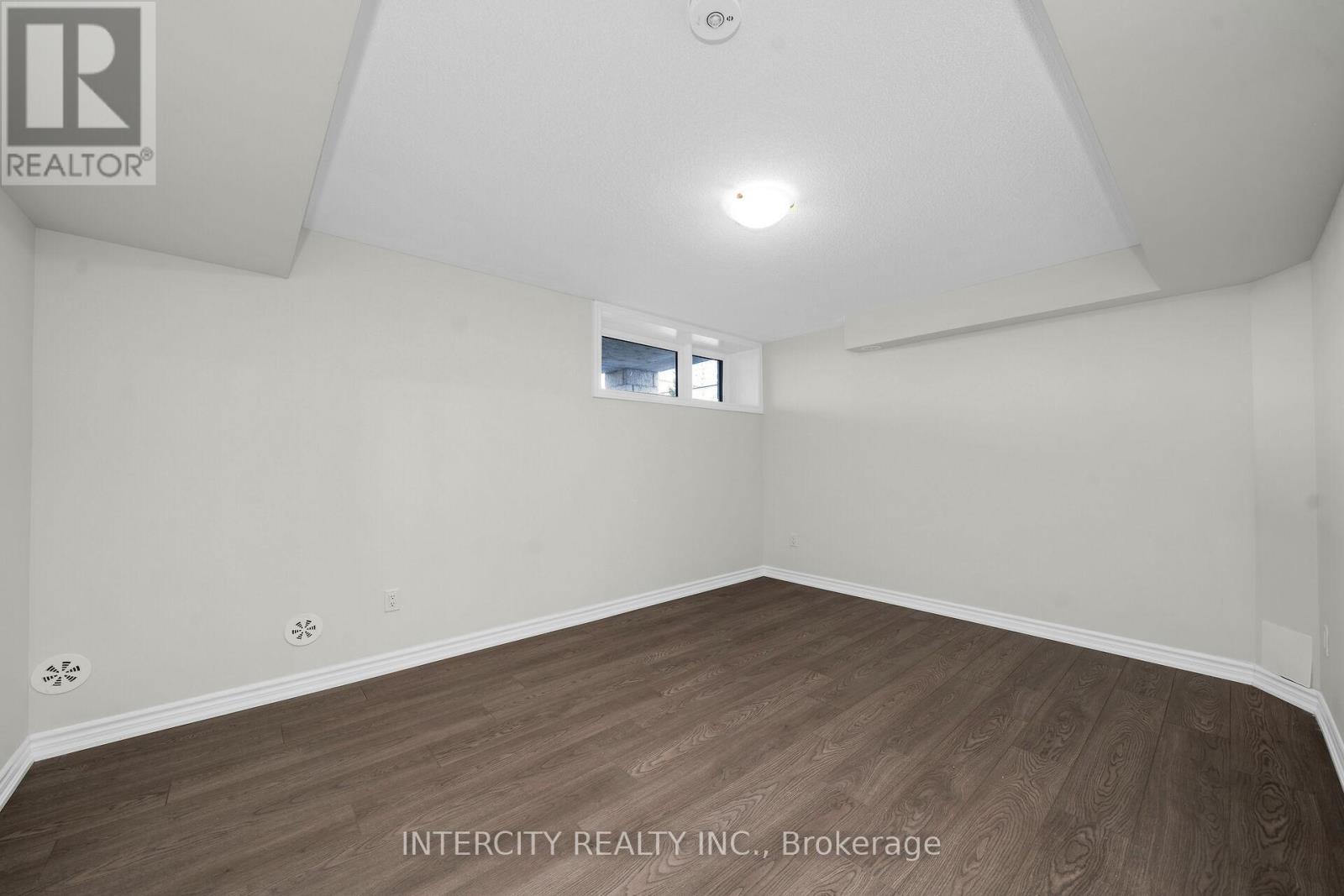 #31F 471 TIM MANLEY AVENUE - 11
