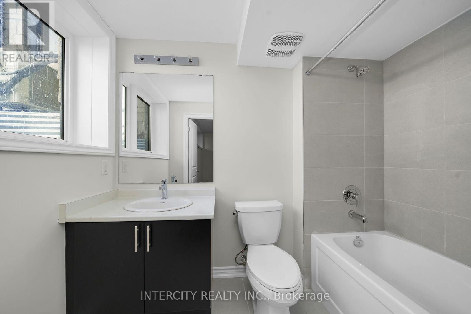 #31F 471 TIM MANLEY AVENUE - 16