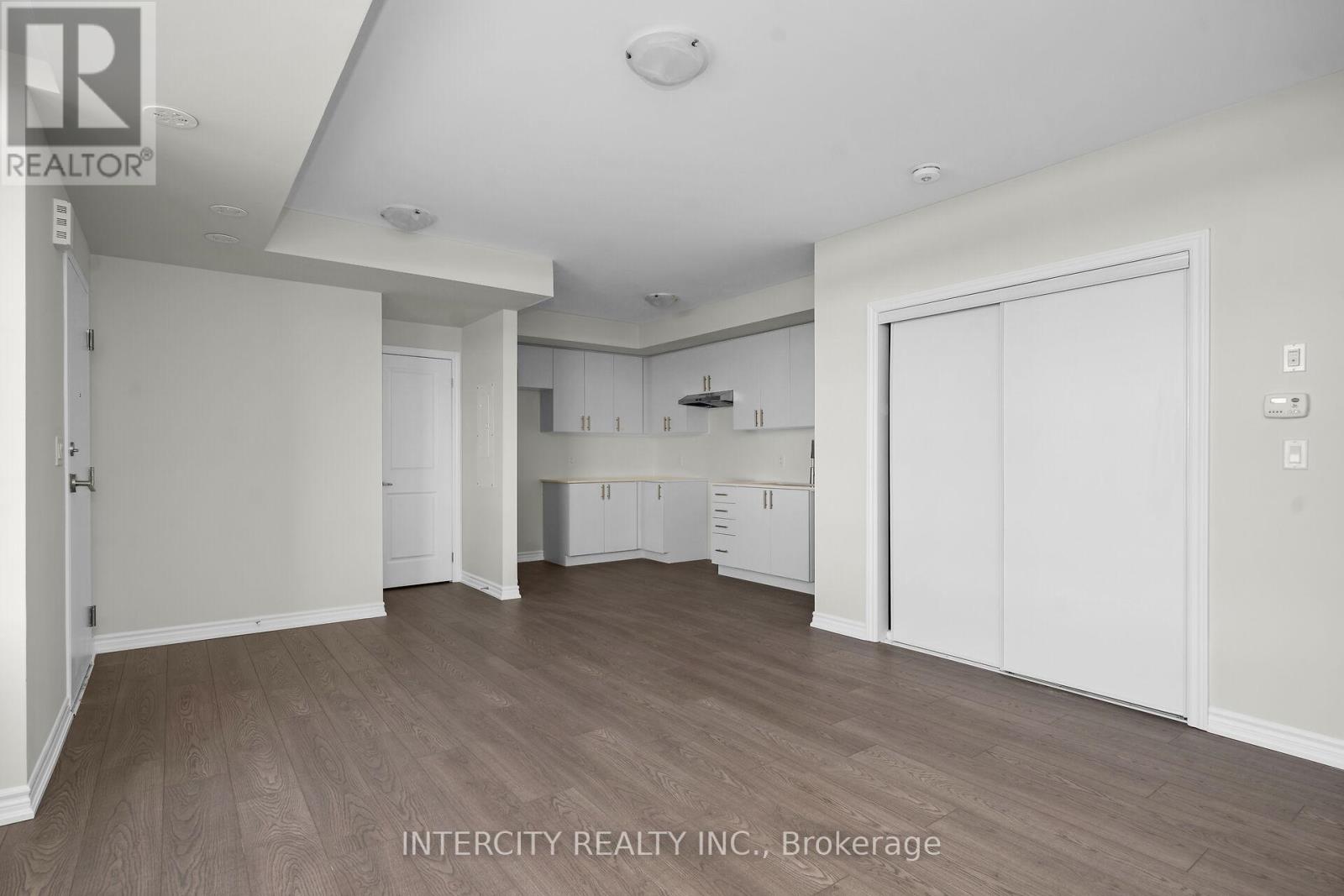 #31F 471 TIM MANLEY AVENUE - 6
