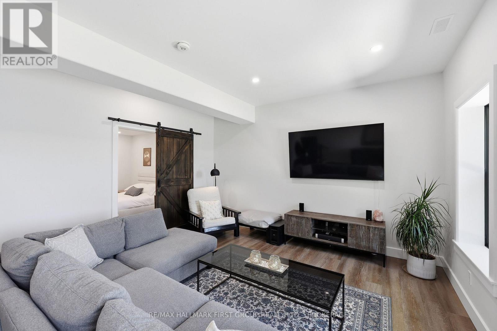 4802 PLUMB LANE - 24