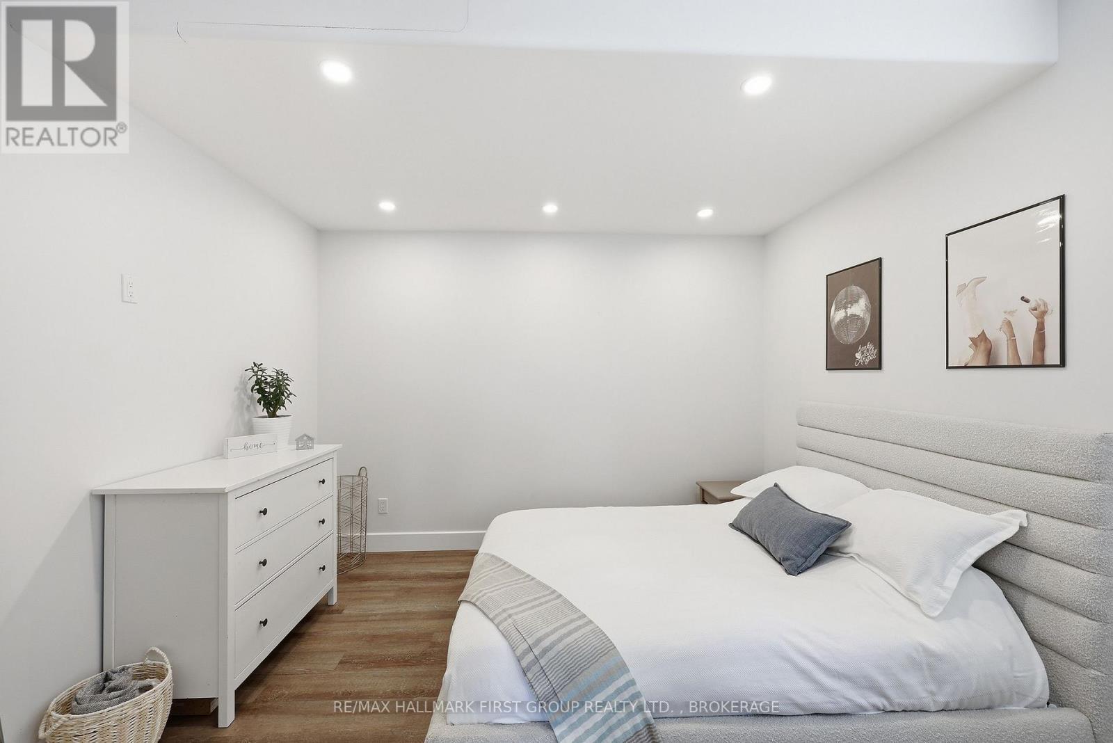 4802 PLUMB LANE - 25