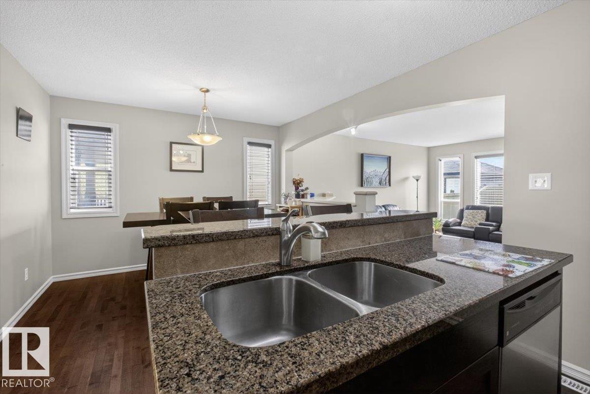 1107 35 AV NW - 13