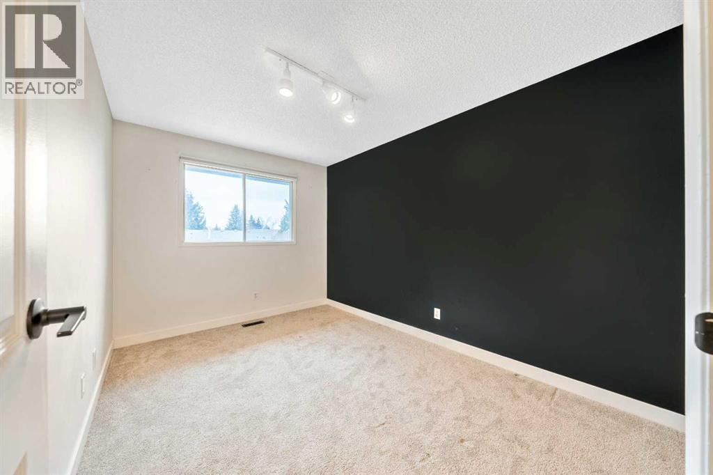 100 Woodfield Green SW - 48