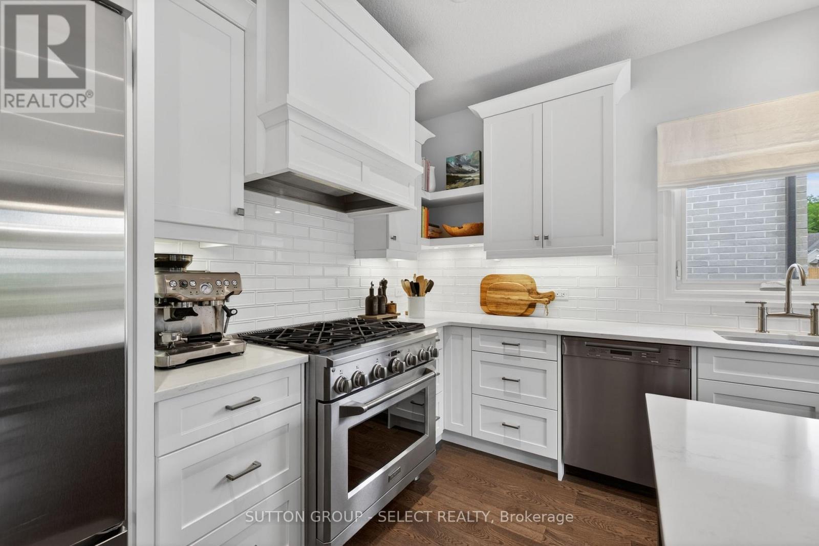 936 ZAIFMAN CIRCLE - 14