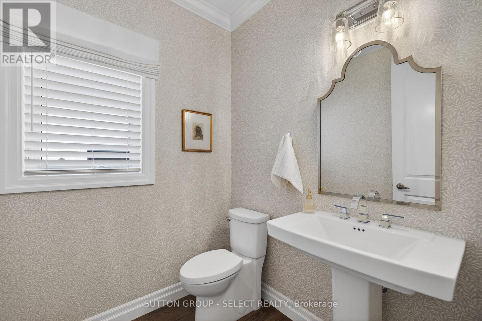 936 ZAIFMAN CIRCLE - 9
