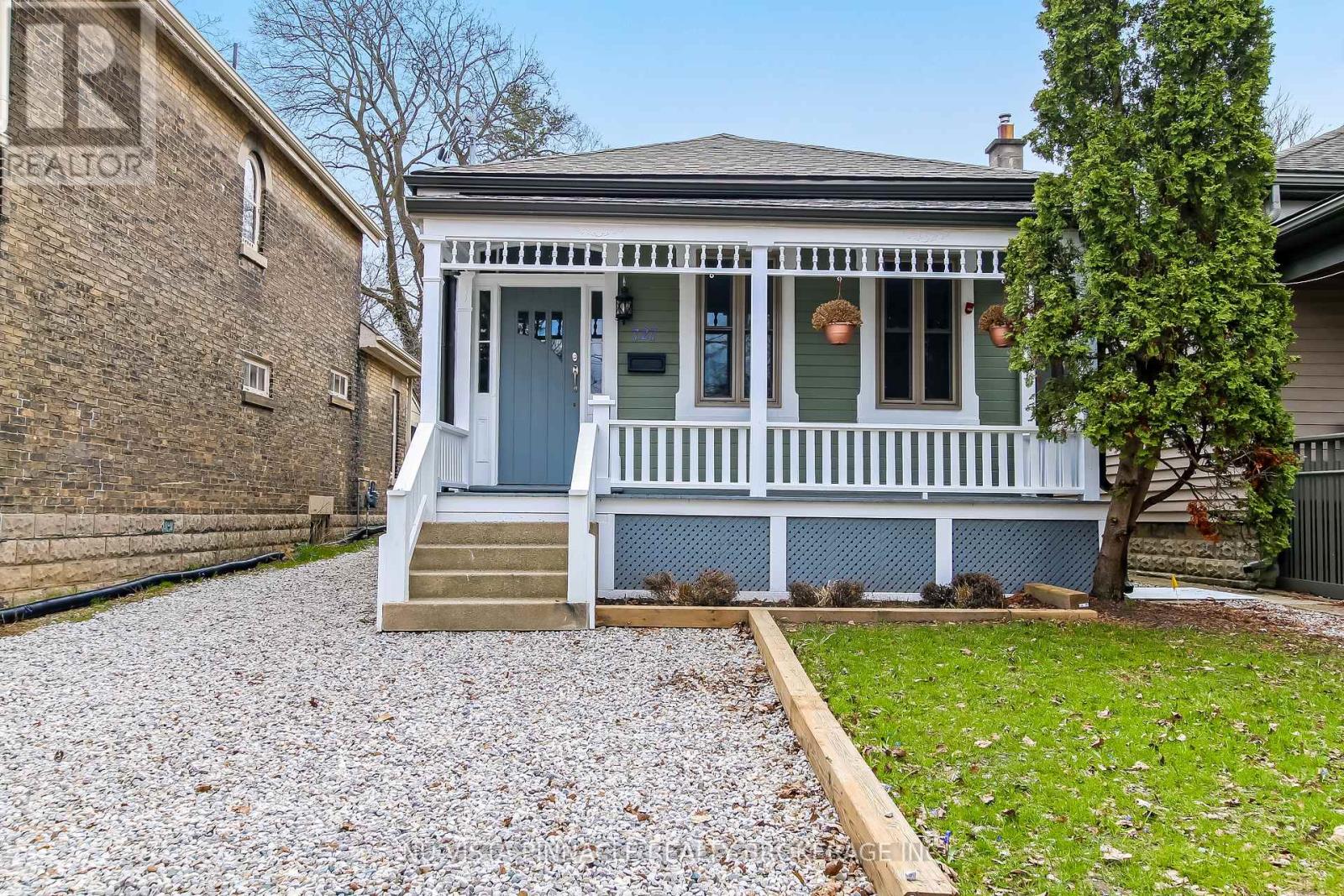 727 QUEENS AVENUE - 1