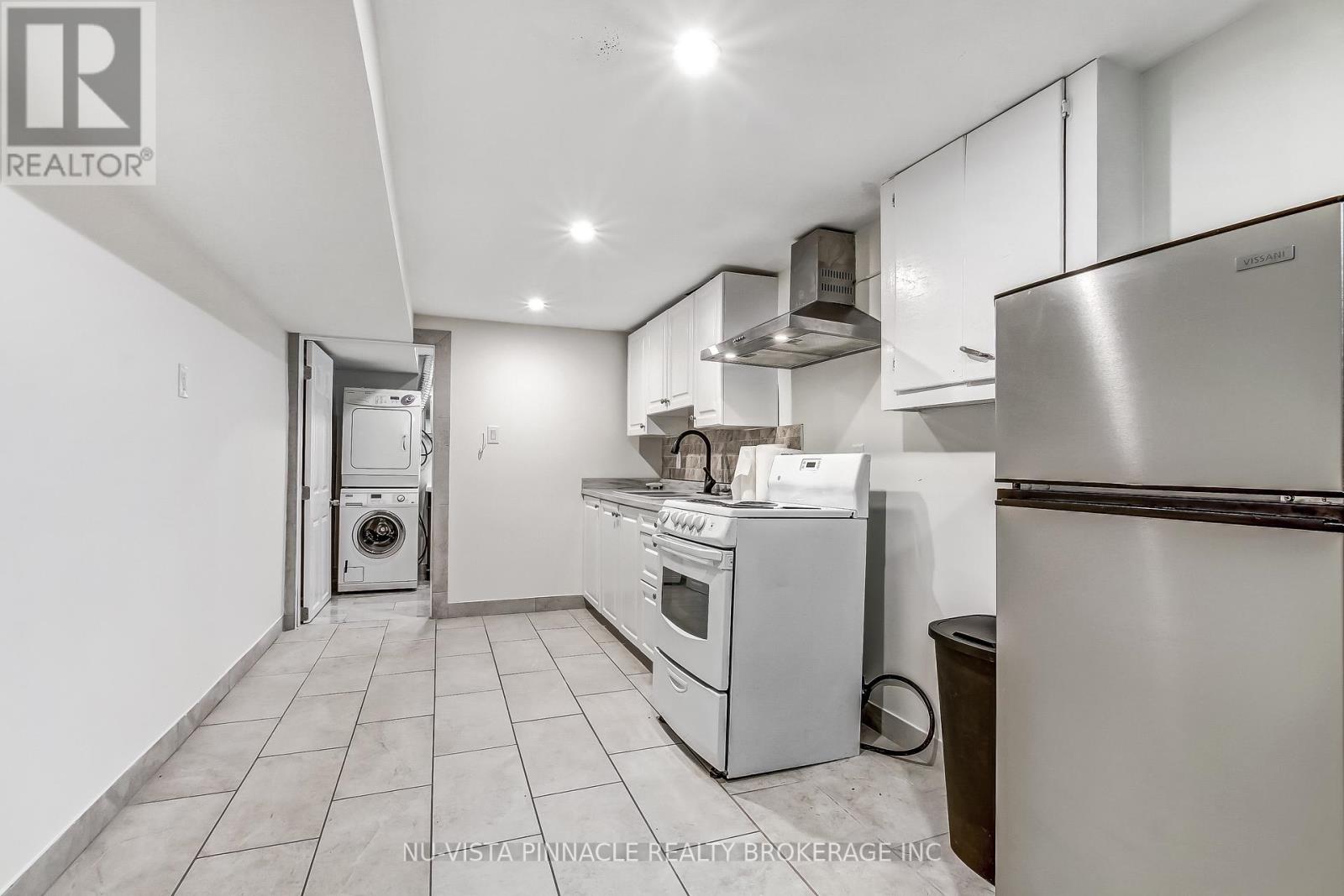 727 QUEENS AVENUE - 11