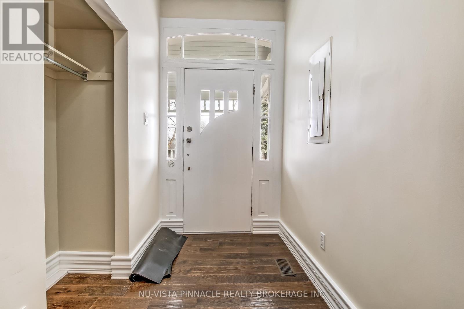 727 QUEENS AVENUE - 2