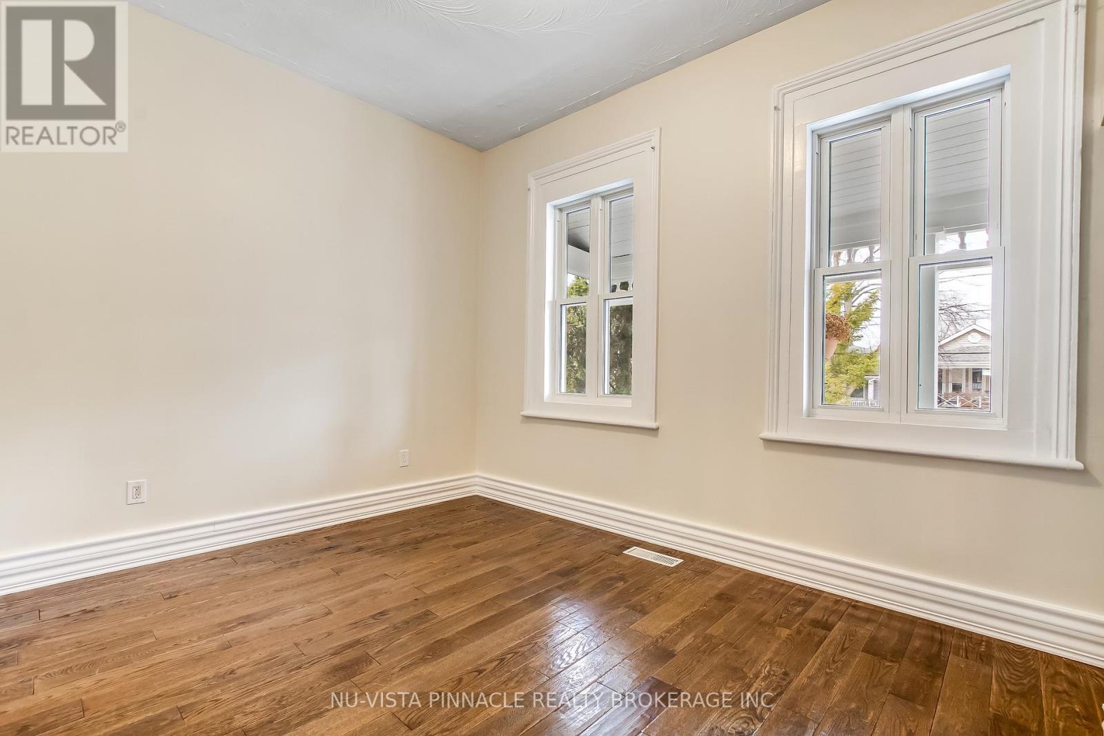 727 QUEENS AVENUE - 3