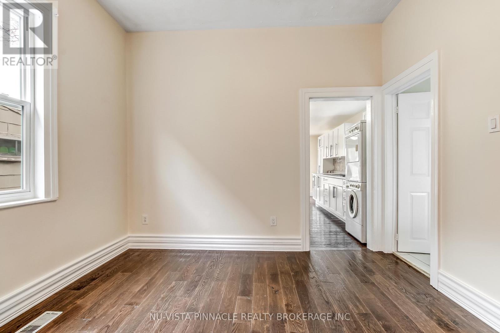 727 QUEENS AVENUE - 6