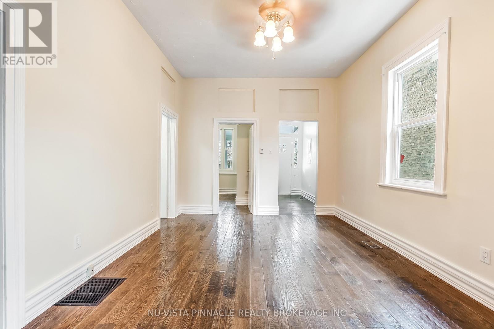 727 QUEENS AVENUE - 7