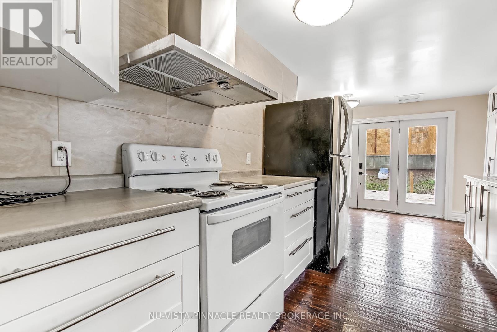 727 QUEENS AVENUE - 8