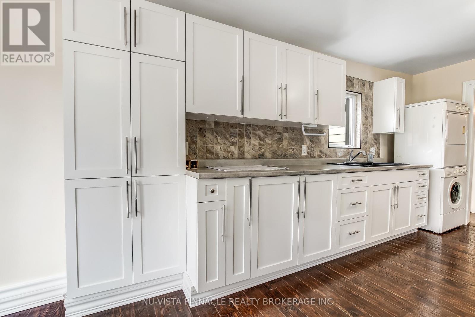 727 QUEENS AVENUE - 9