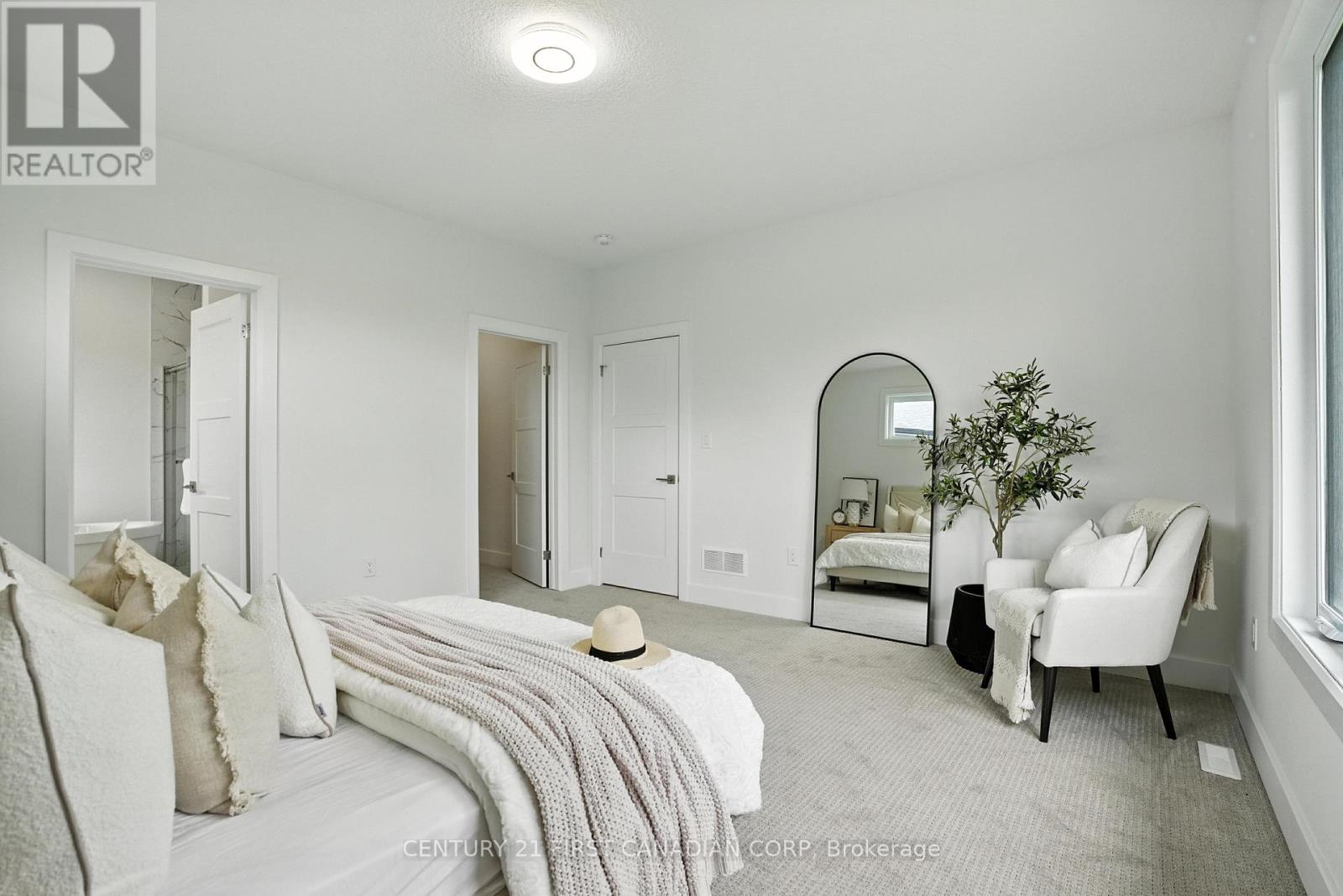 40 GREENE STREET - 27