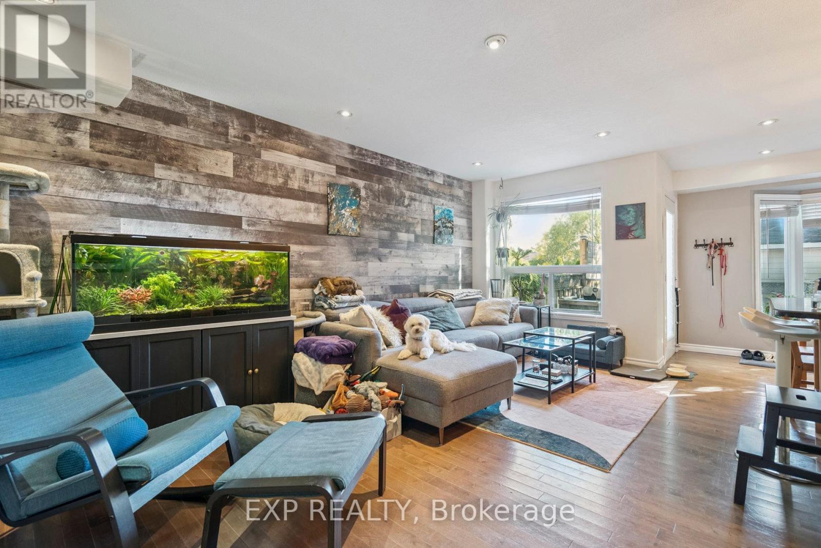 27 PETTIT STREET - 11