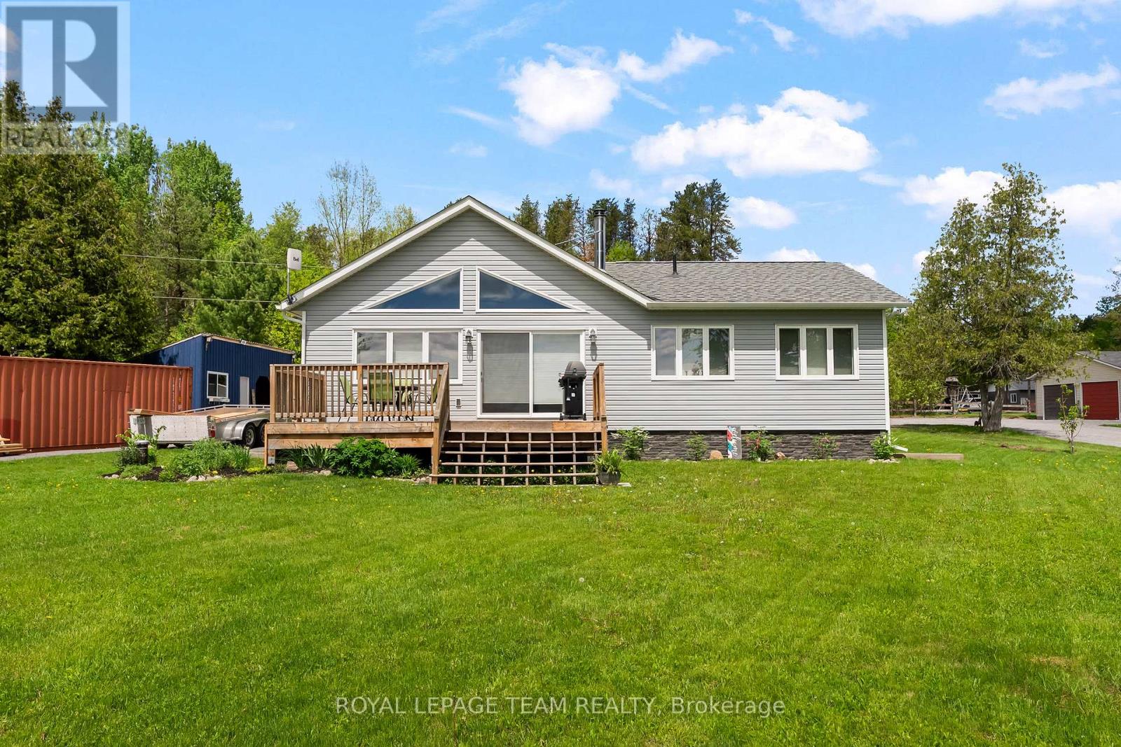 39 COLUMBINE LANE - 26
