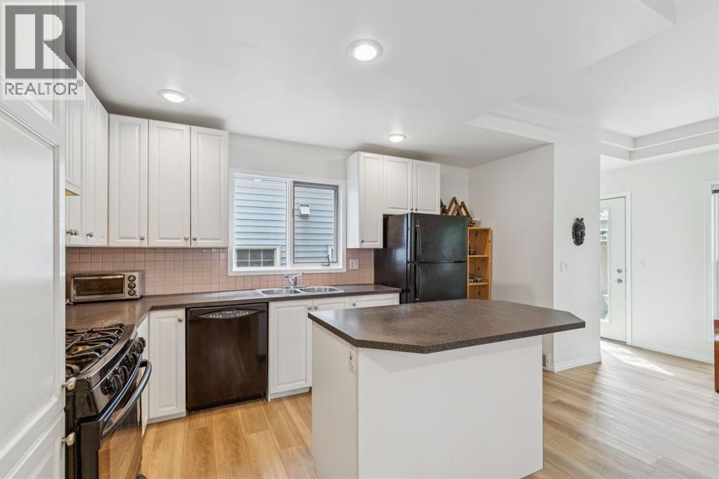 419 21 Avenue NW - 11