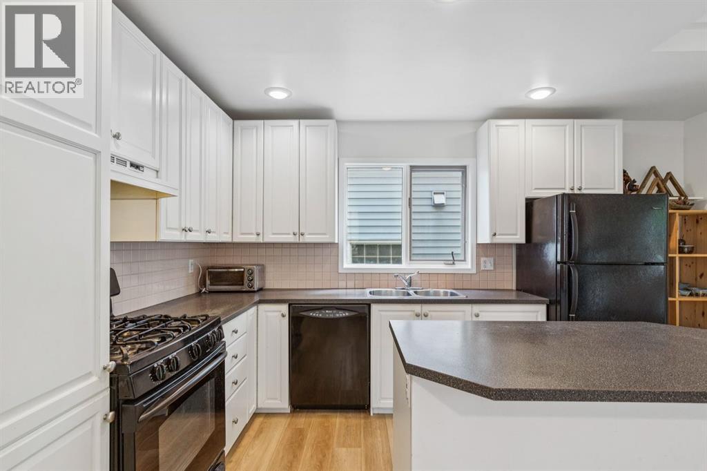 419 21 Avenue NW - 12