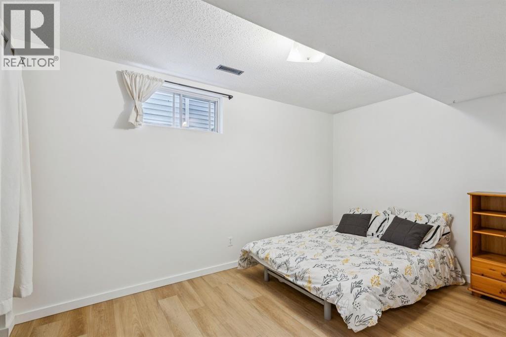 419 21 Avenue NW - 30