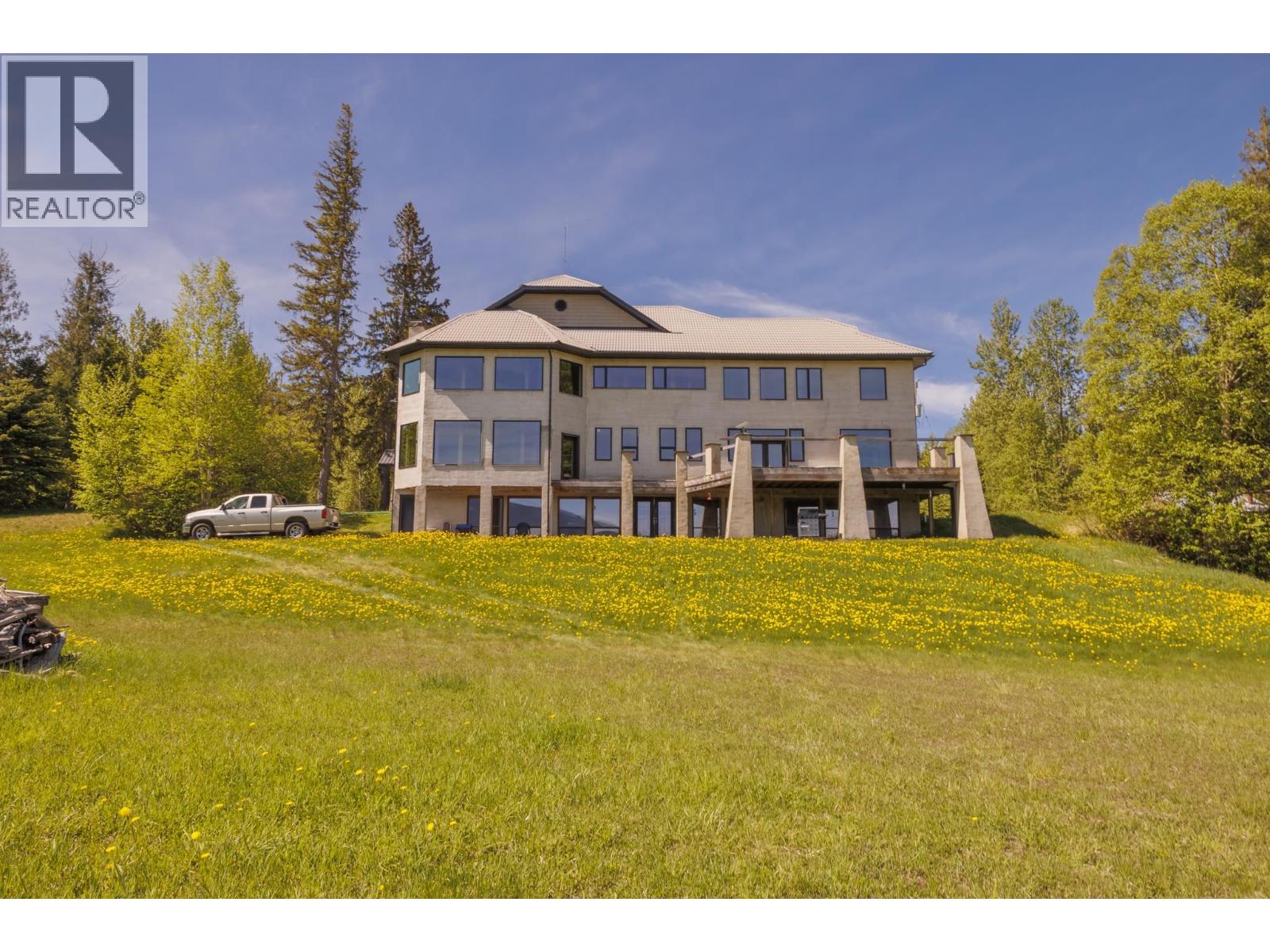 8985 CRESCENT SPUR Road - main photo