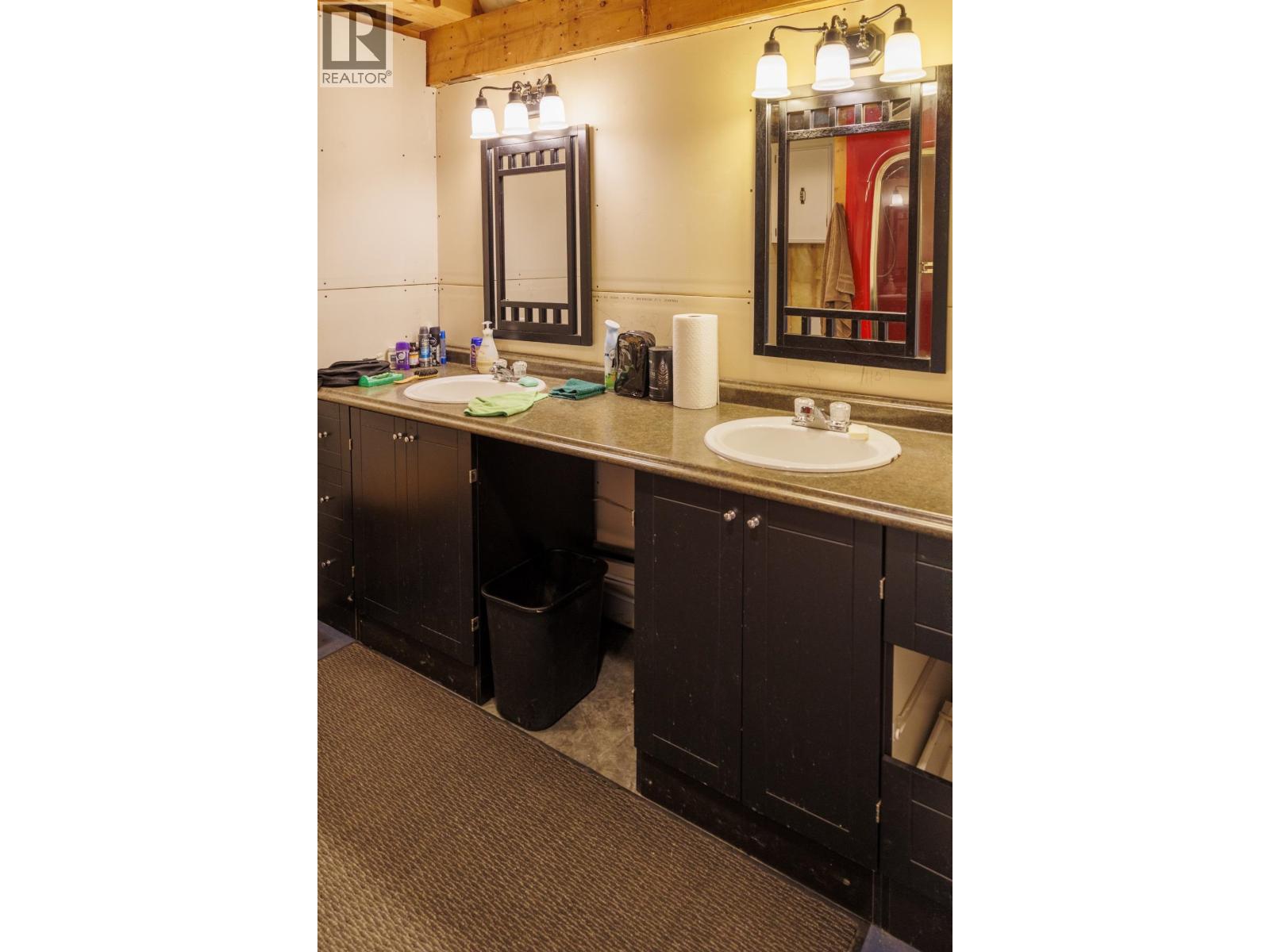 8985 CRESCENT SPUR ROAD - 20