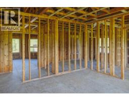 8985 Crescent Spur Road, Mcbride, BC V0J2E0 Photo 10