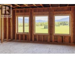 8985 Crescent Spur Road, Mcbride, BC V0J2E0 Photo 9