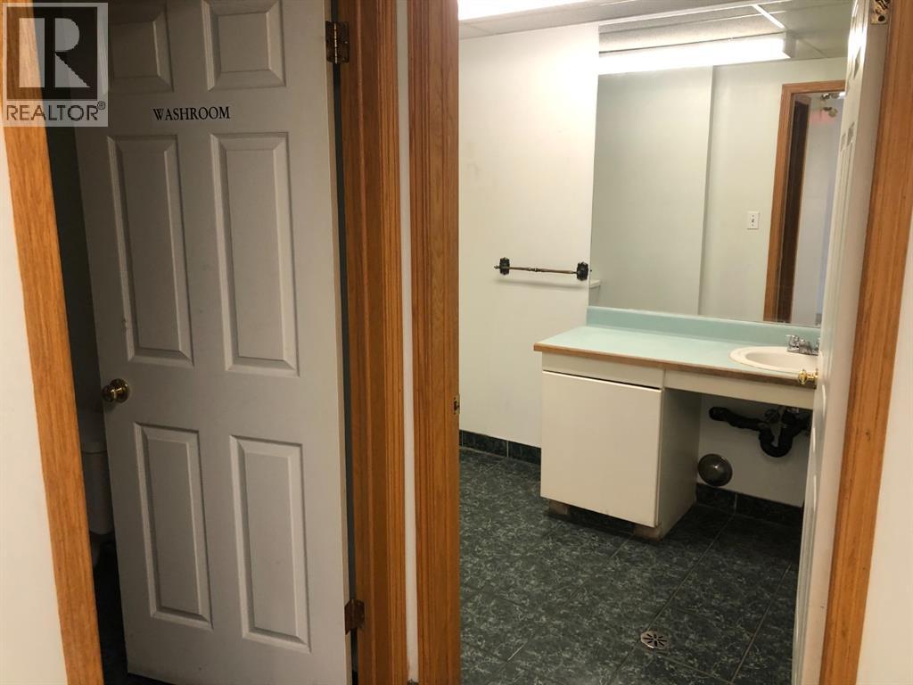 602 13 Street SE — photo 35