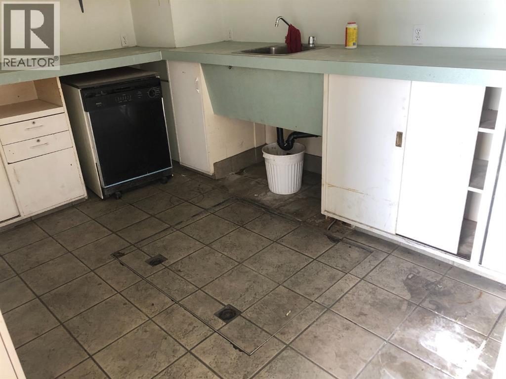 602 13 Street SE — photo 37