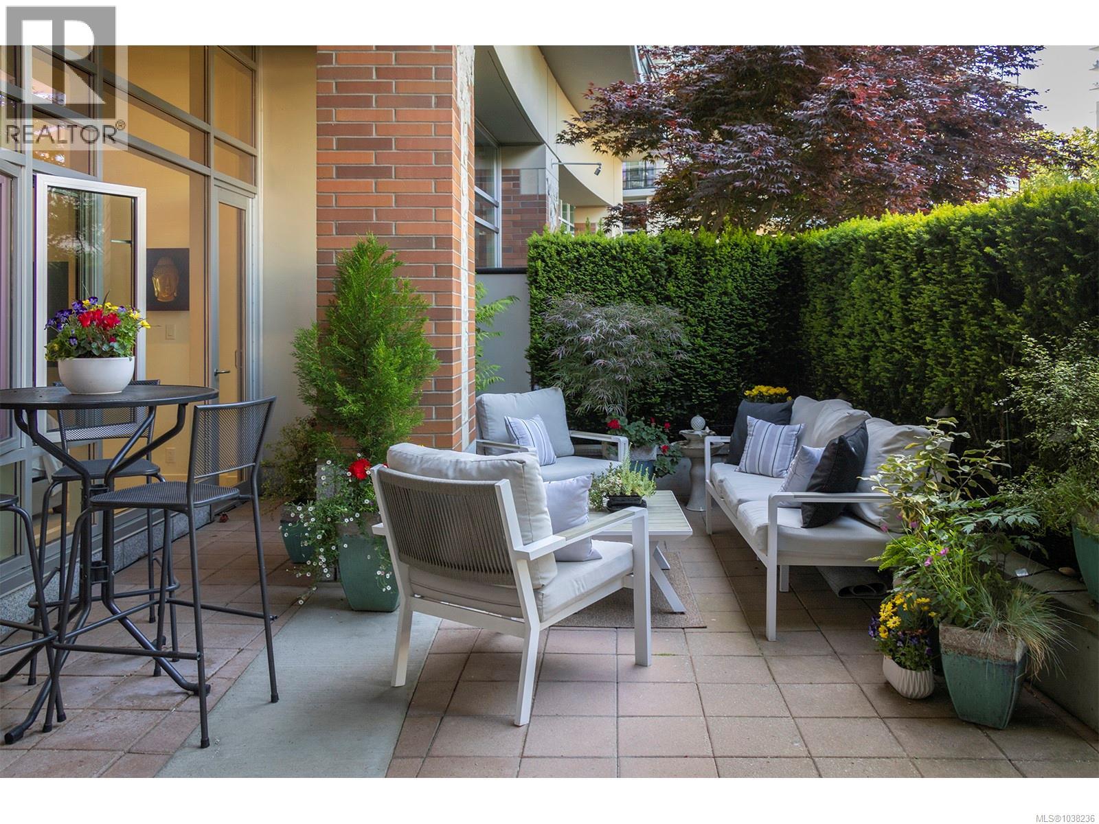#N106 737 Humboldt St - 5
