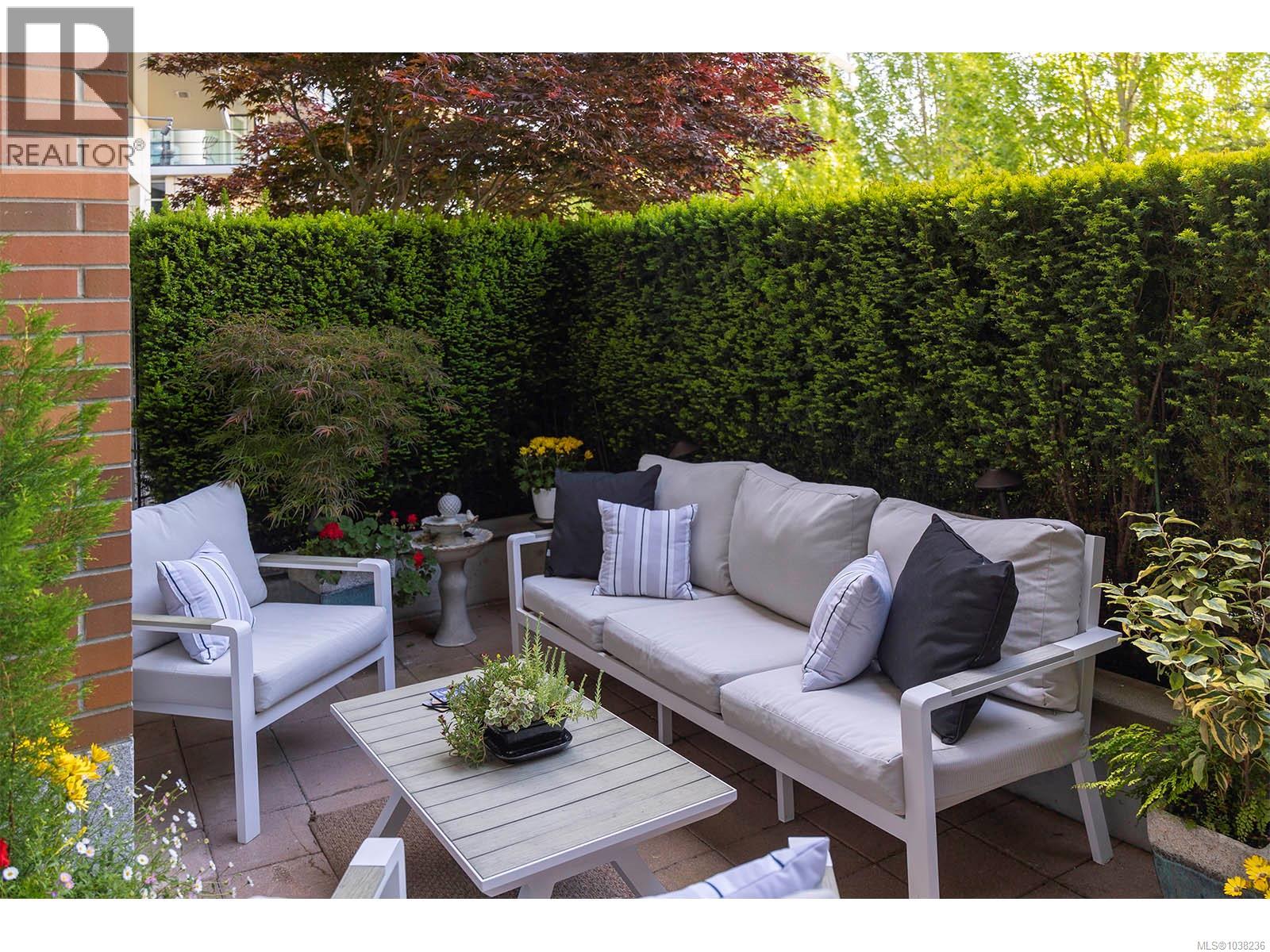 #N106 737 Humboldt St - 6