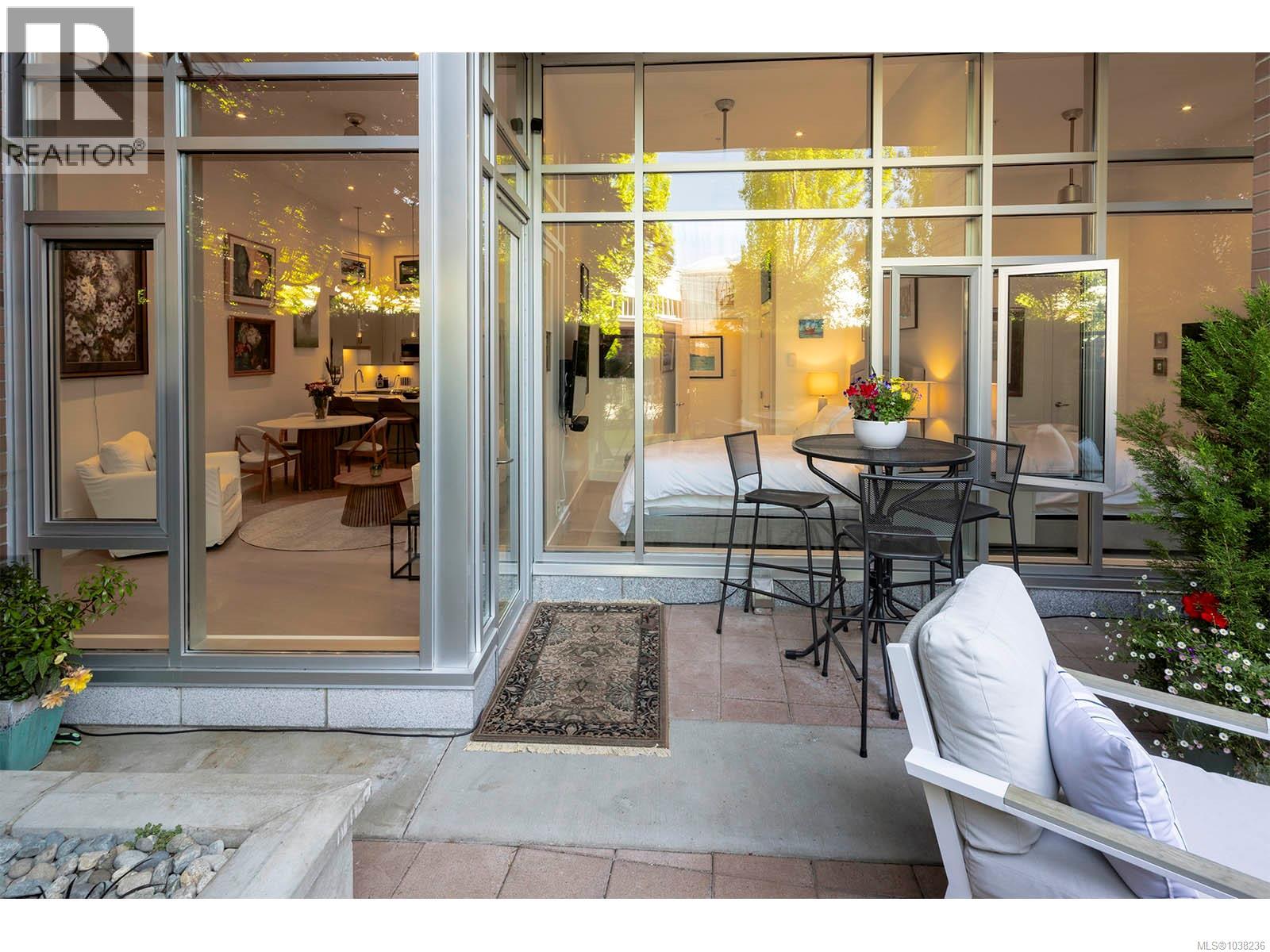 #N106 737 Humboldt St - 8