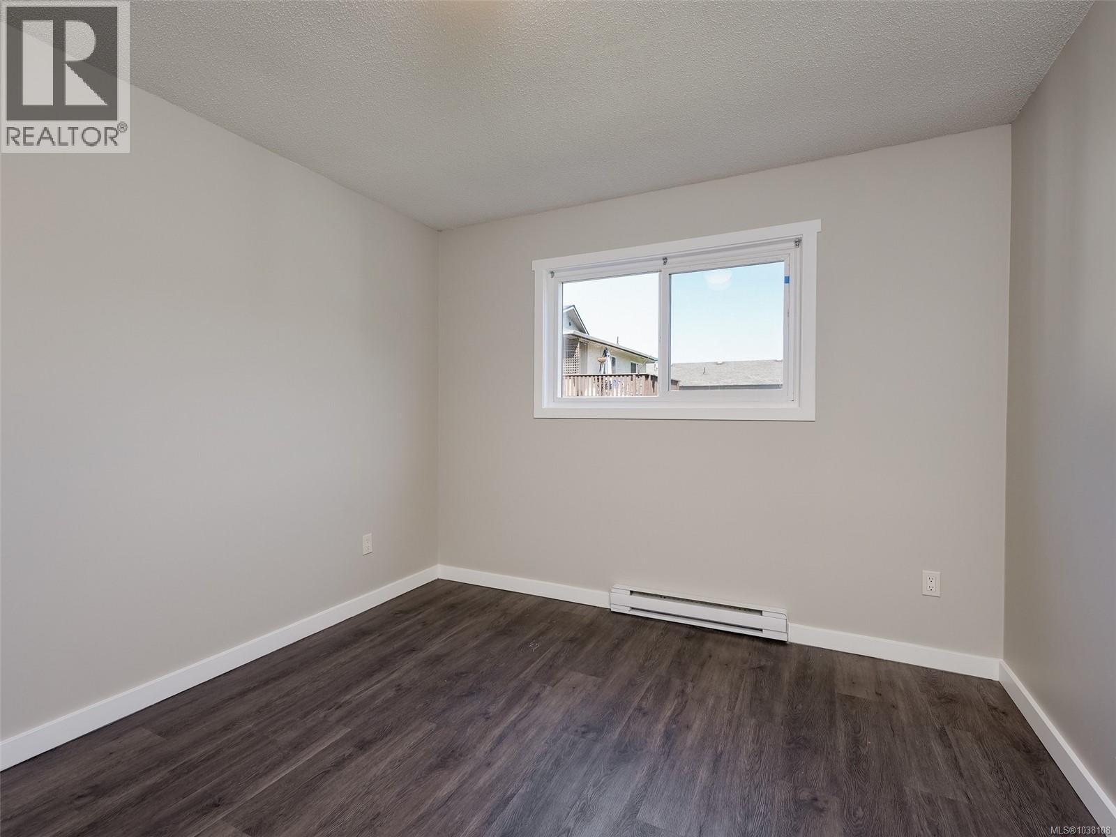 1040 Chesterfield Rd - 16