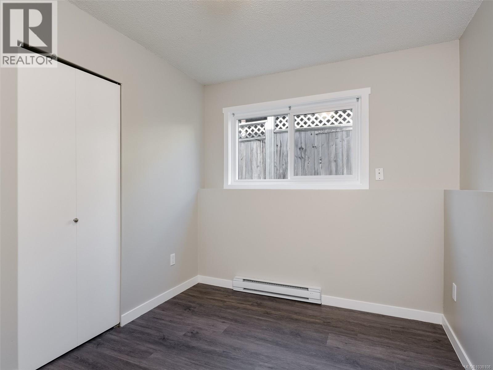 1040 Chesterfield Rd - 27