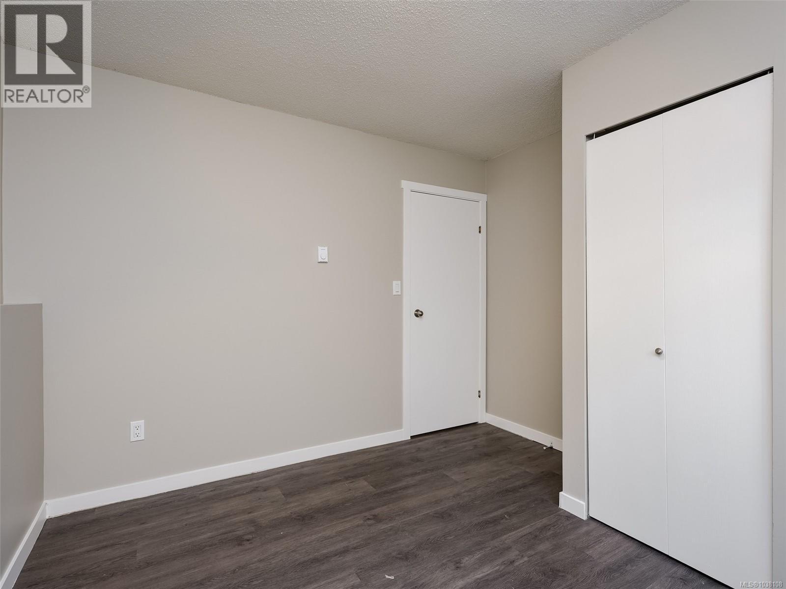 1040 Chesterfield Rd - 29