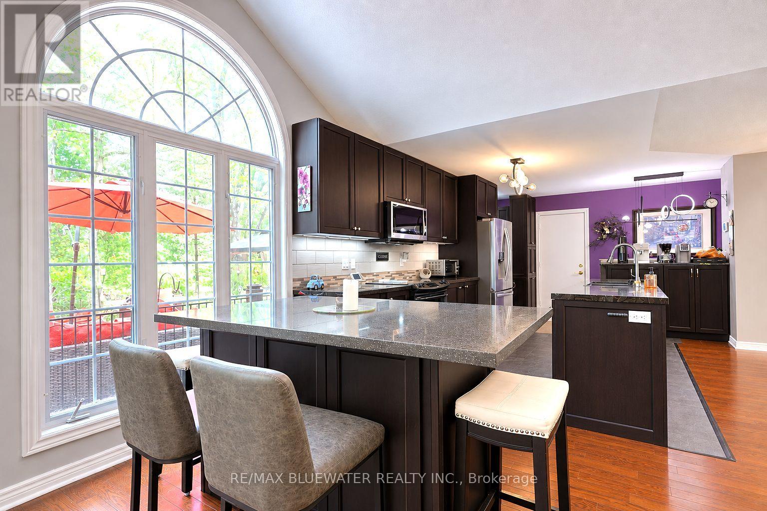 10419 PINETREE DRIVE - 19