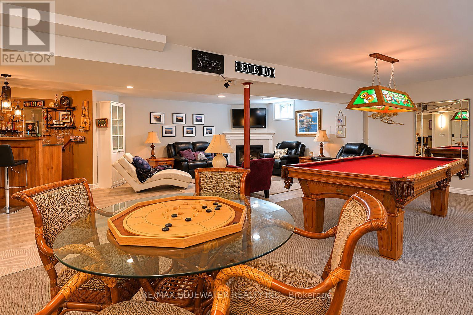 10419 PINETREE DRIVE - 37
