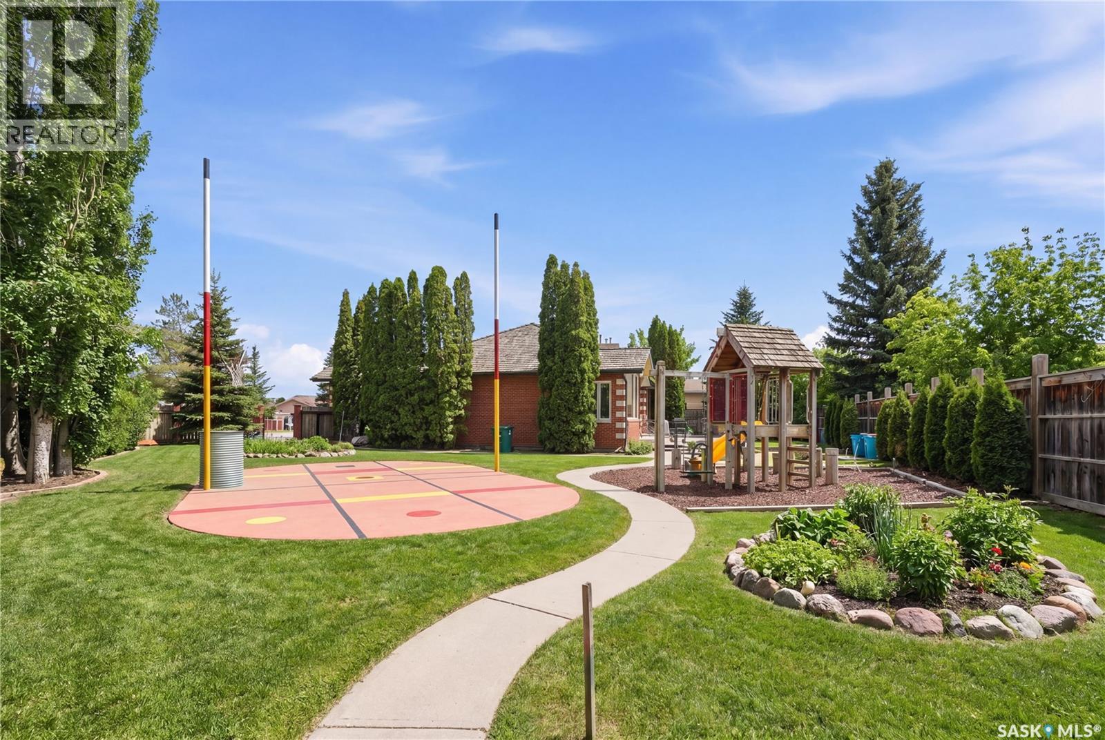214 Forsyth COURT - 4
