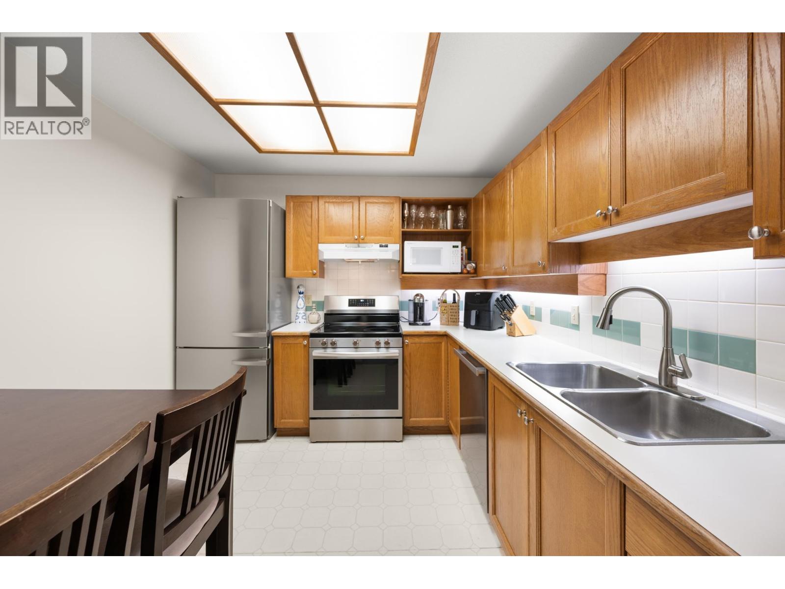 1 Bed, 1 Bath Apartment for Sale in Burnaby – 410 6737 STATION HILL COURT, Burnaby – MLS# R3128489 - Image 11