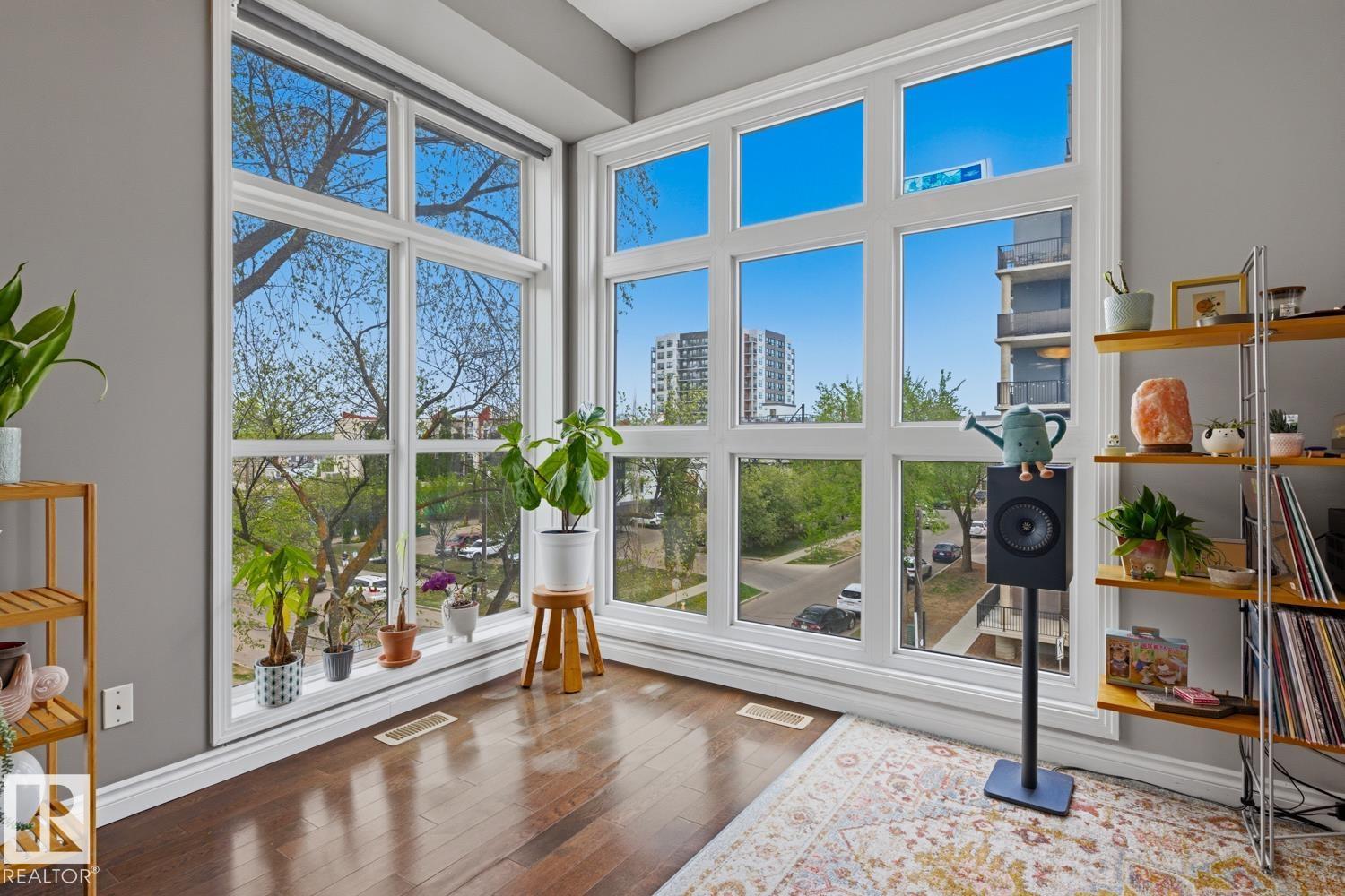#304 10411 122 ST NW - 17