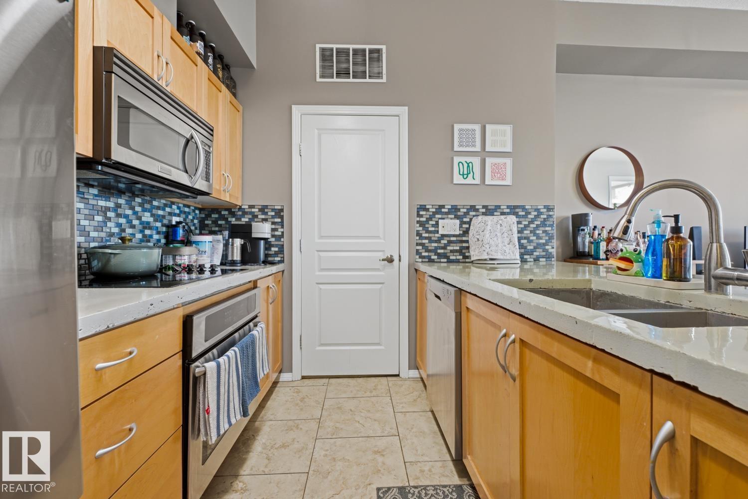 #304 10411 122 ST NW - 6