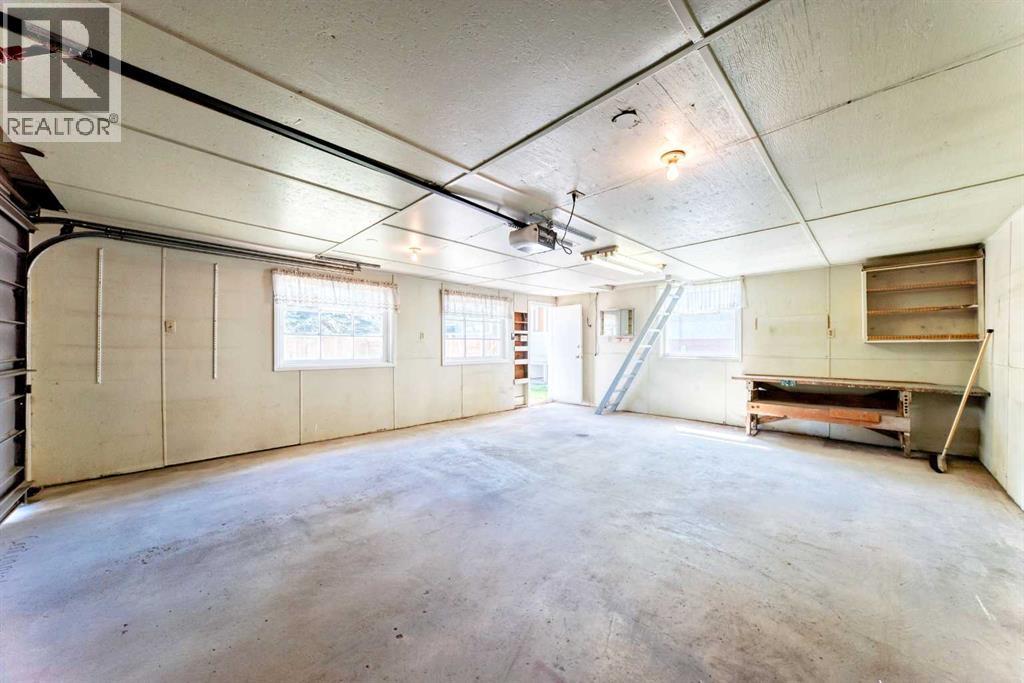 54 Fullerton Road SE - 41
