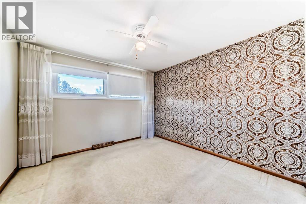 54 Fullerton Road SE - 19