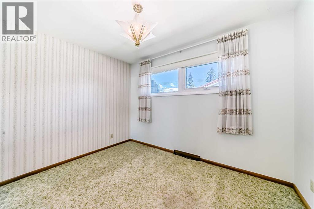 54 Fullerton Road SE - 23