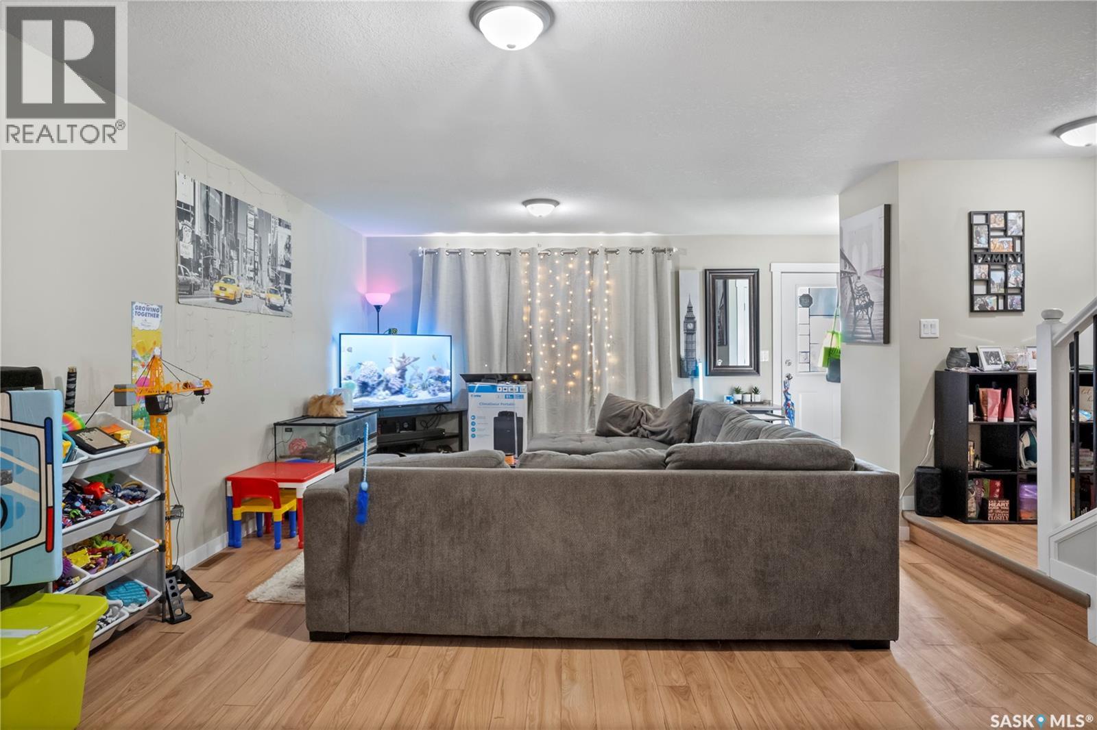 753 Rae STREET - 7