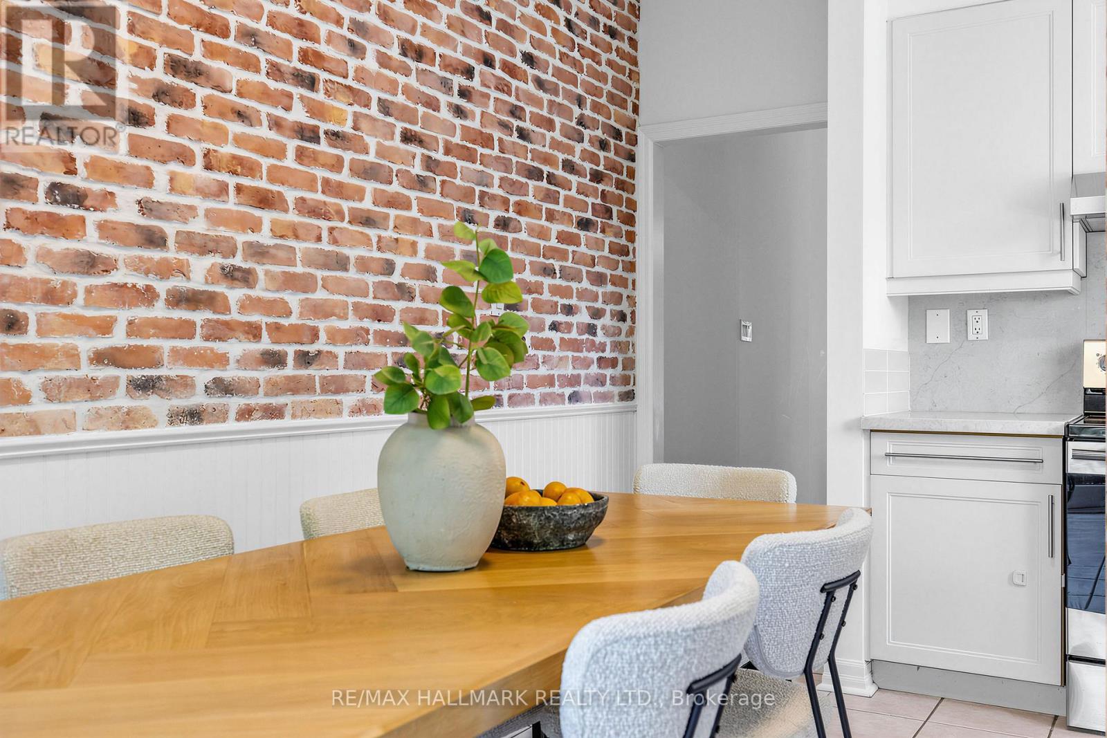 62 DONCASTER AVENUE - 14