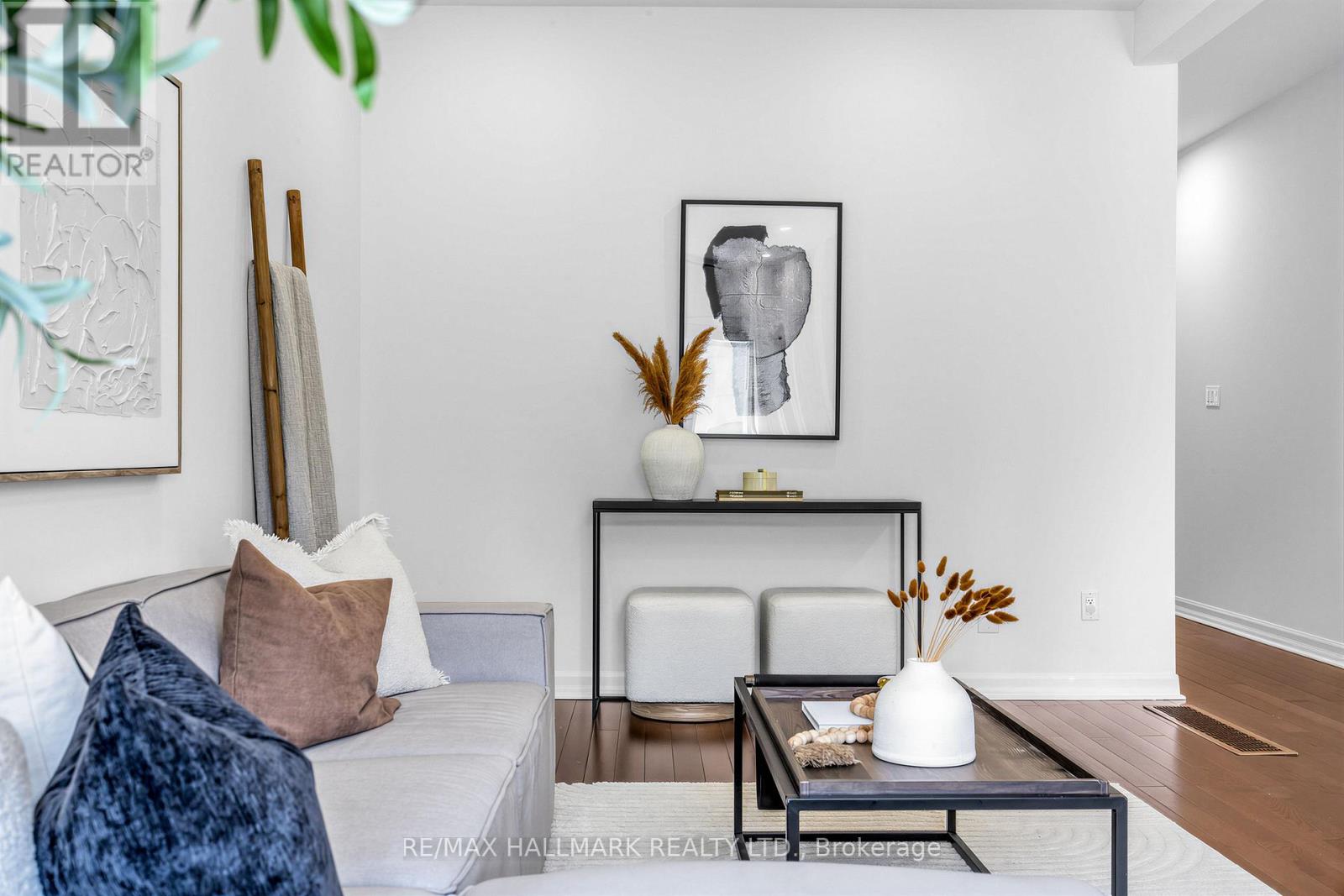 62 DONCASTER AVENUE - 7