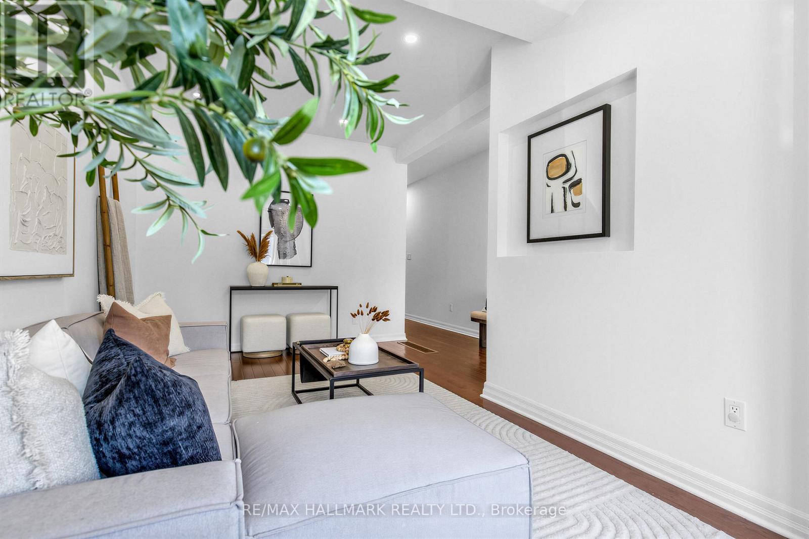 62 DONCASTER AVENUE - 8