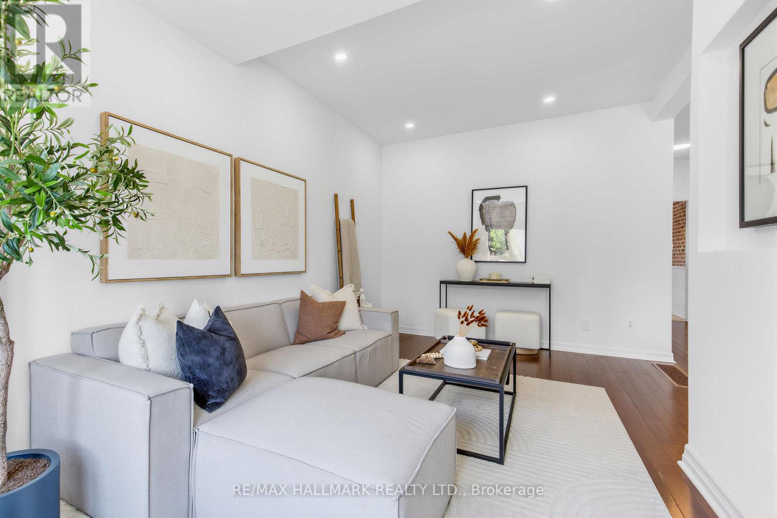 62 DONCASTER AVENUE - 9