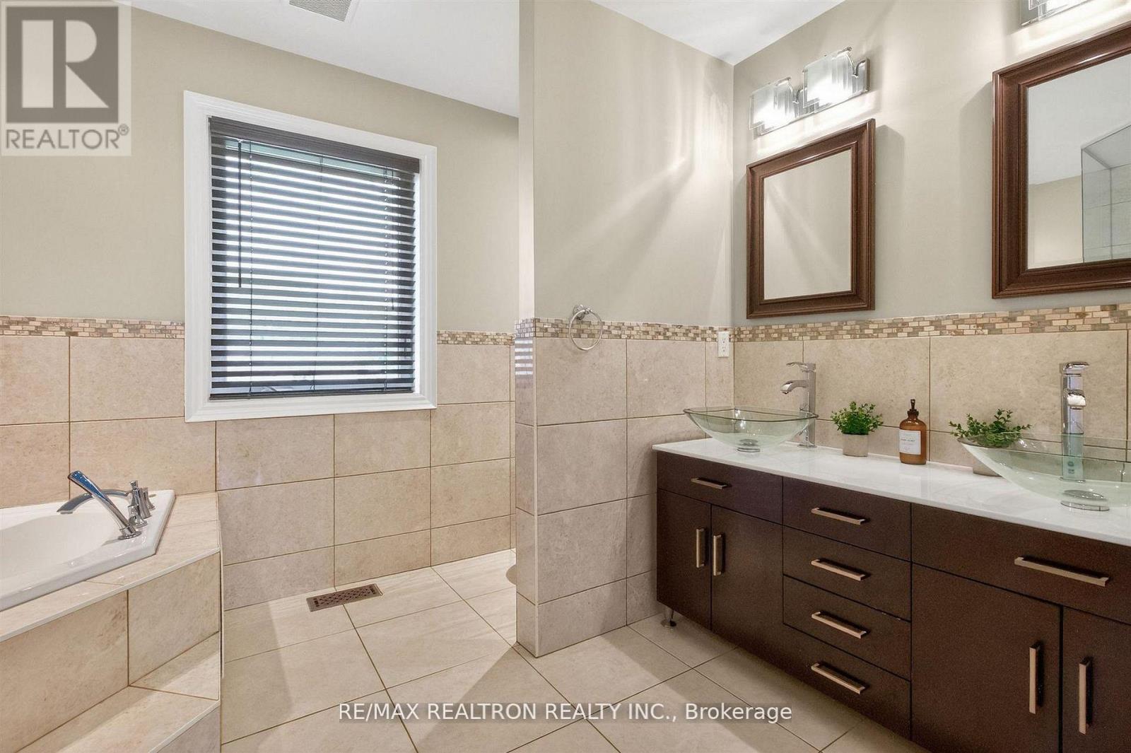 1001 GORHAM STREET - 30